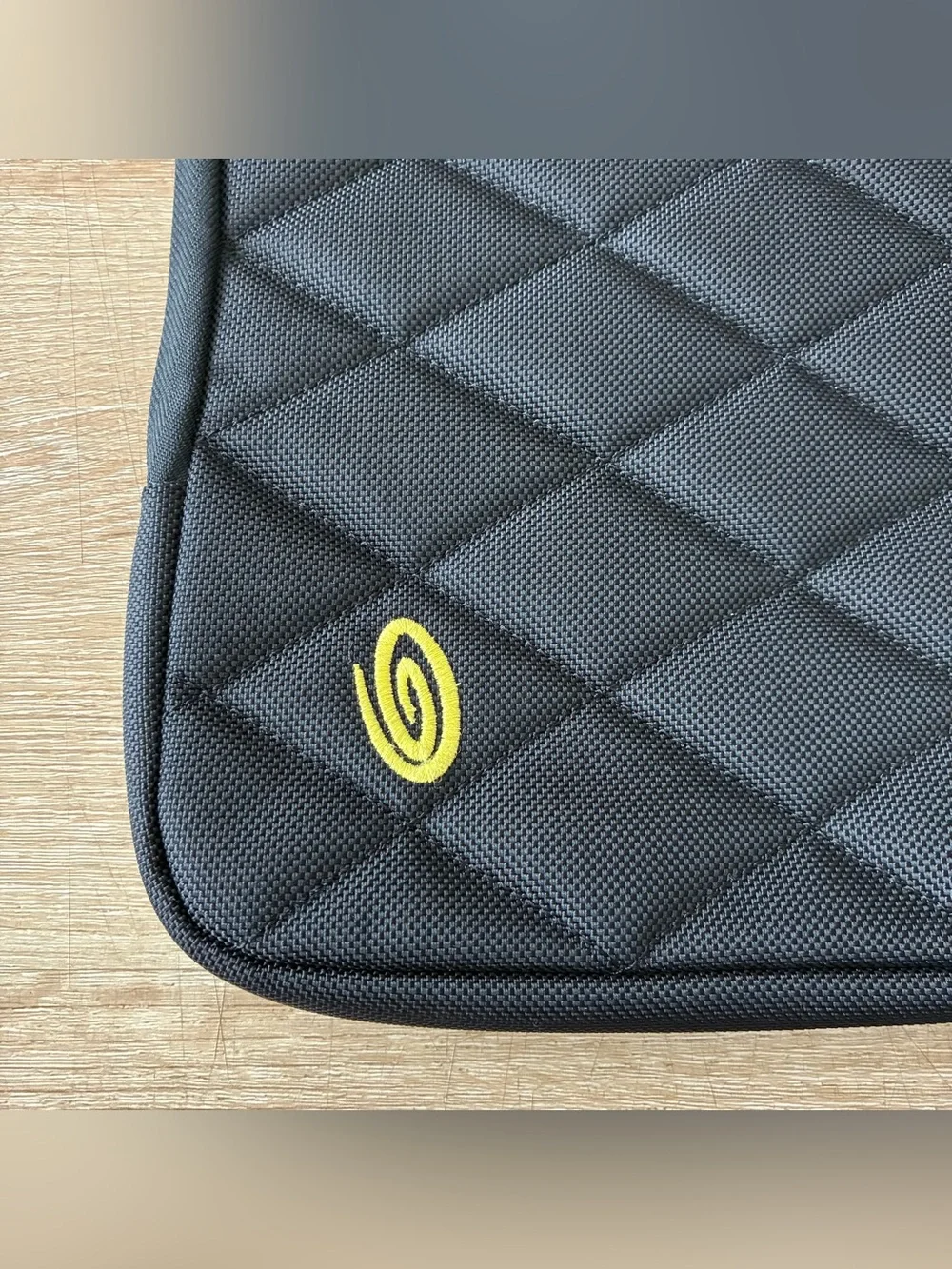 Timbuk2 Quilted Padded Laptop Sleeve Case Black Size Small Zip EUC